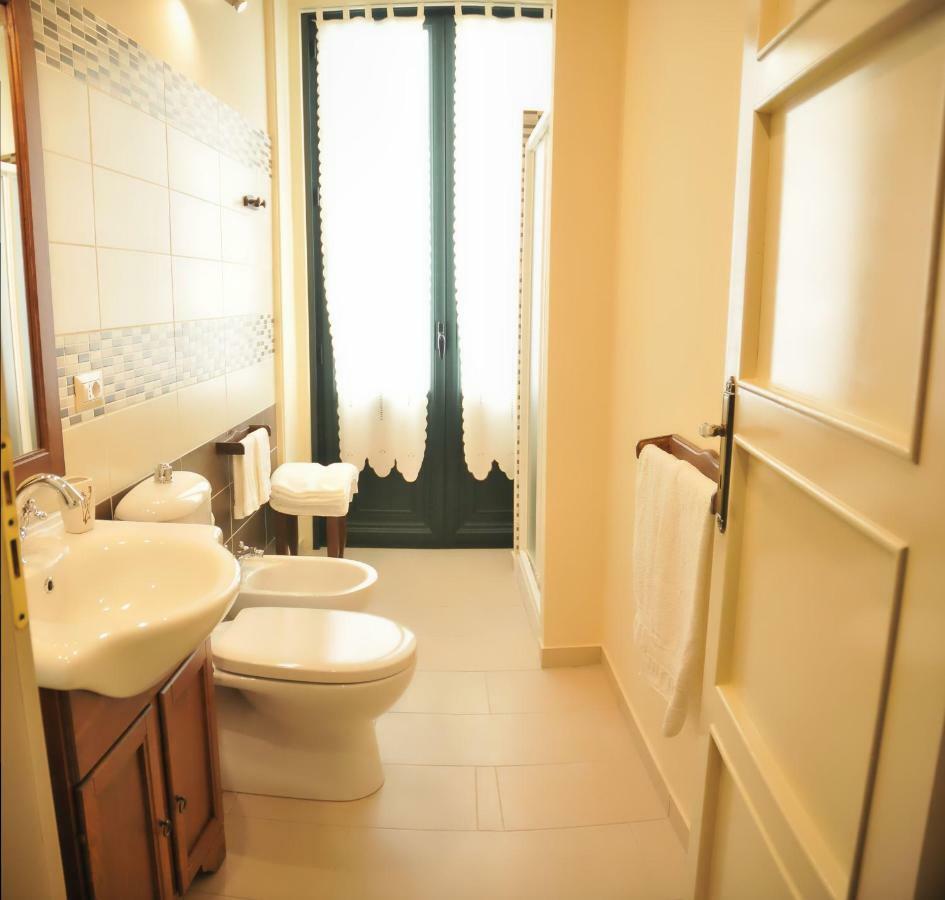 B&B Al Diecisette Catania Ngoại thất bức ảnh