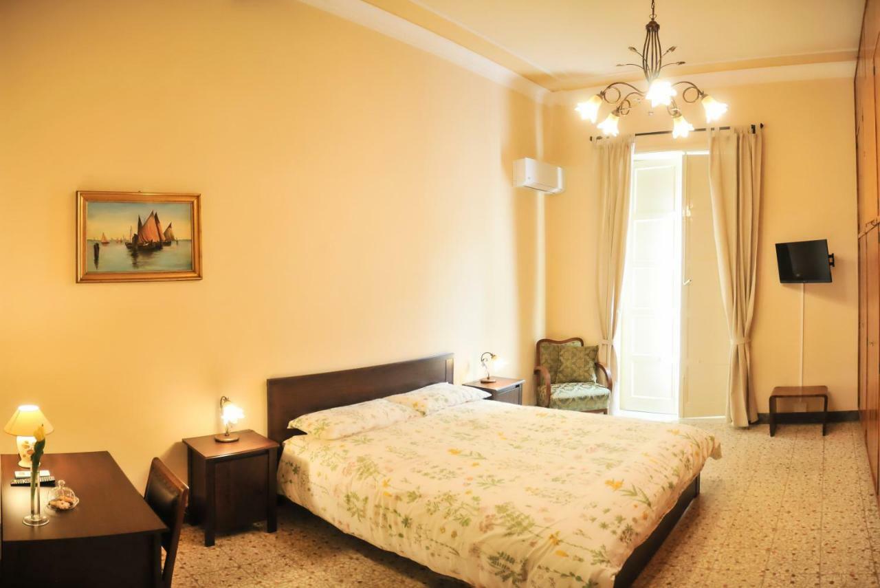 B&B Al Diecisette Catania Ngoại thất bức ảnh